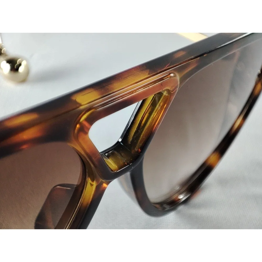 Women's Tortoise Shield Aviator Sunglasses‎ Gold Teardrop Temples Gradient Lens